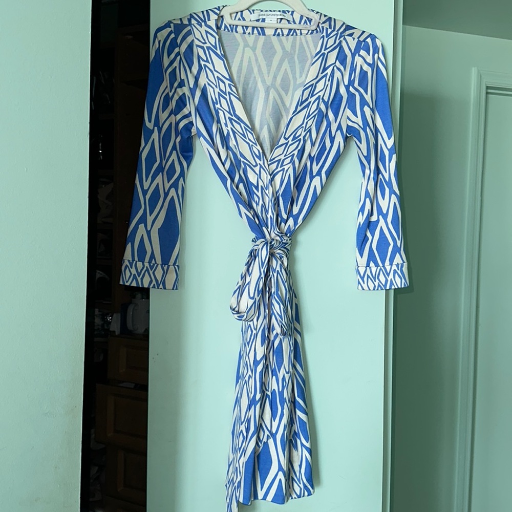 Diane von Furstenberg wrap dress size 0